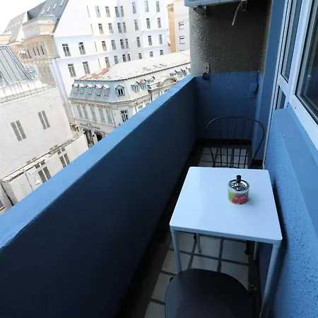 Charming Cozy - Old Town - Free Minibar Apartment Bucharest