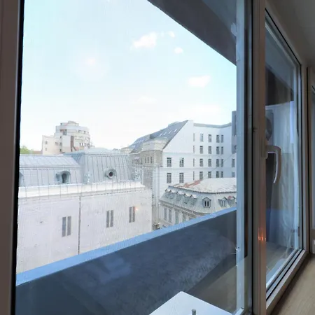 Apartment Charming Cozy - Old Town - Free Minibar *